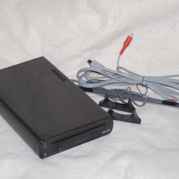 Lot Wii U Black Console Gamepad 3 Handheld Controllers Tested and Working! - Picture 3 of 14